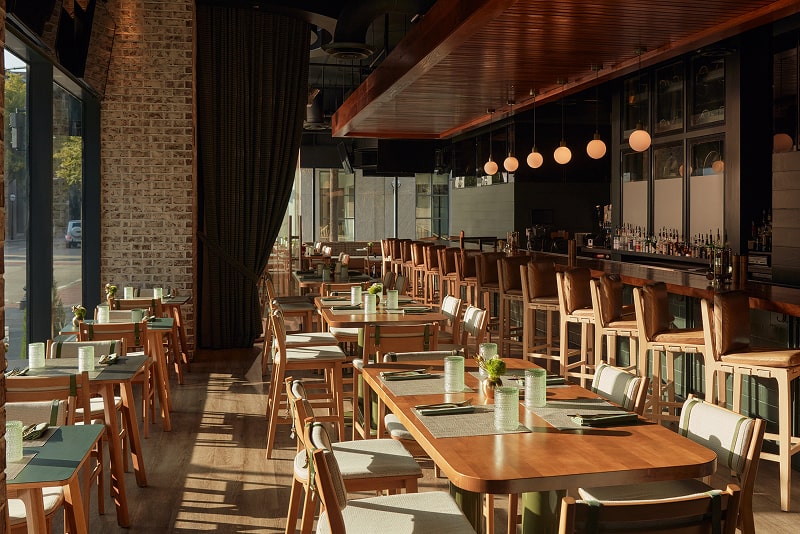 this image depicts an indoor restaurant