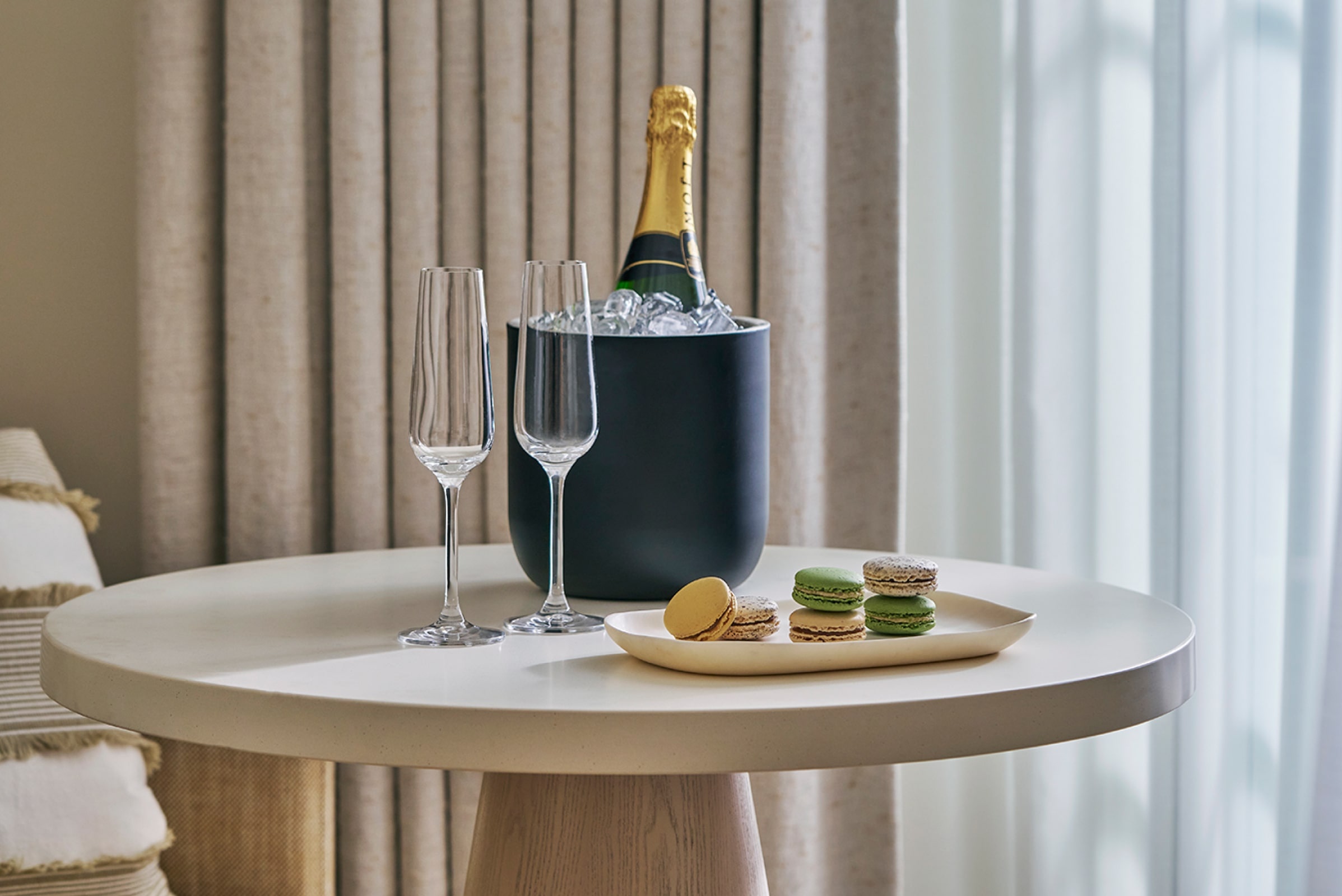 this image depicts champagne with cookies