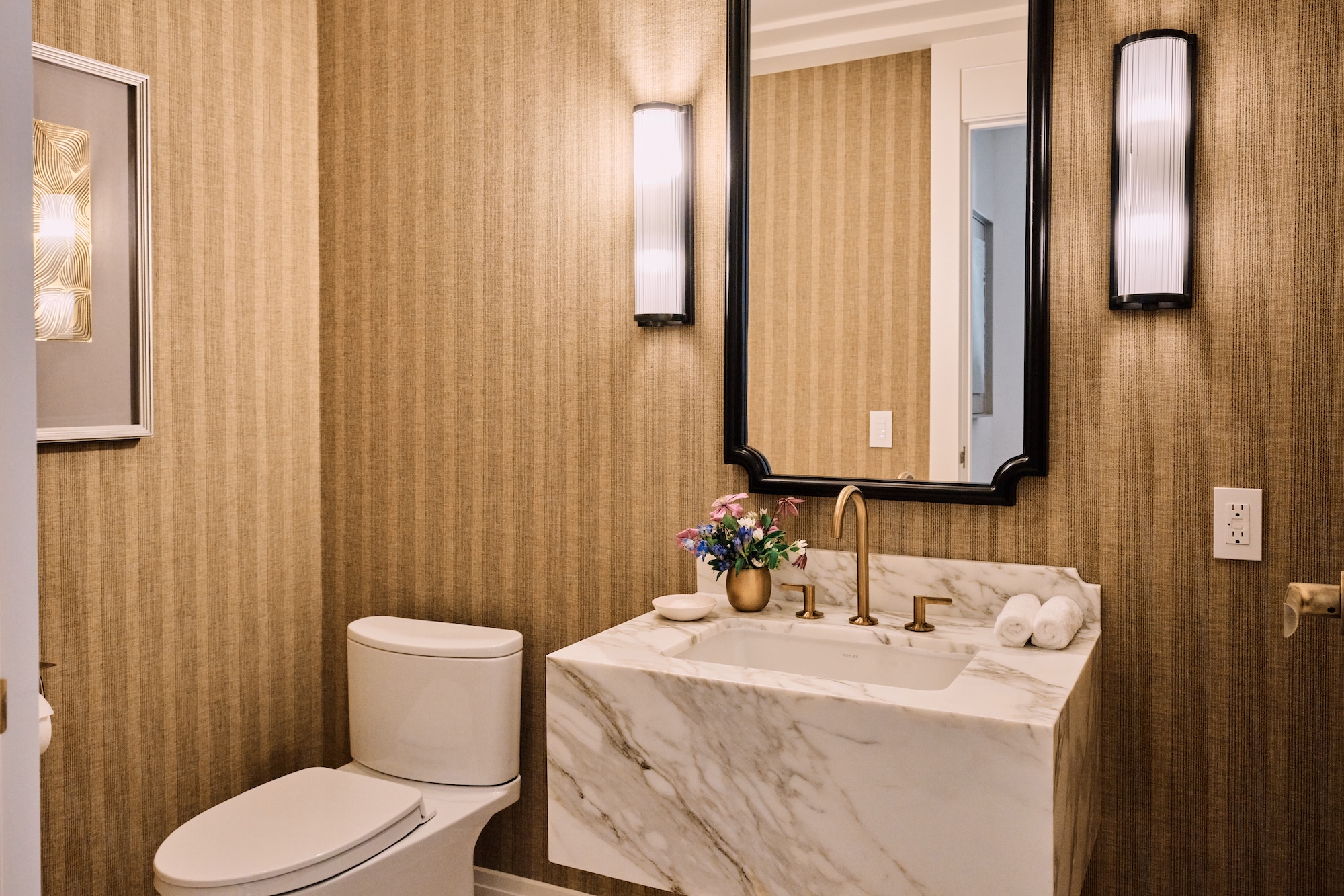Image of the Presidential half bathroom